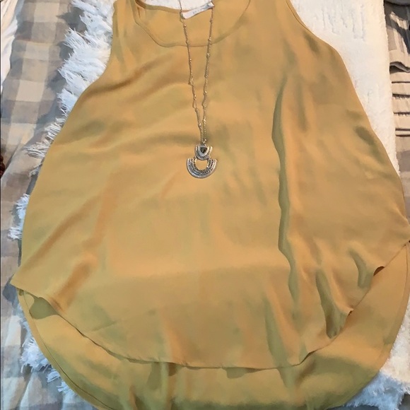 Lush Top - Picture 2 of 3